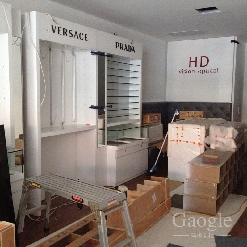 澳洲千里眼眼鏡展柜