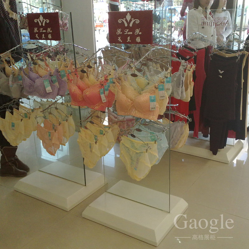 澳奇尼奴內(nèi)衣展柜