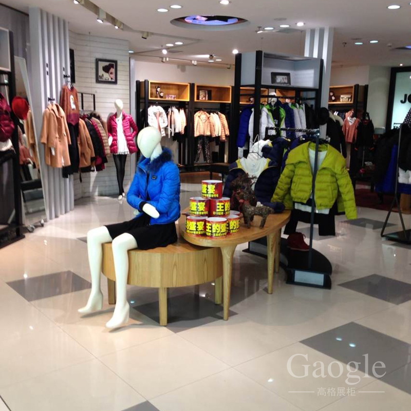 女裝櫥窗設(shè)計(jì)