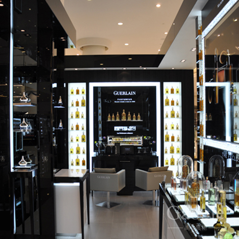 GUERLAIN化妝品展柜