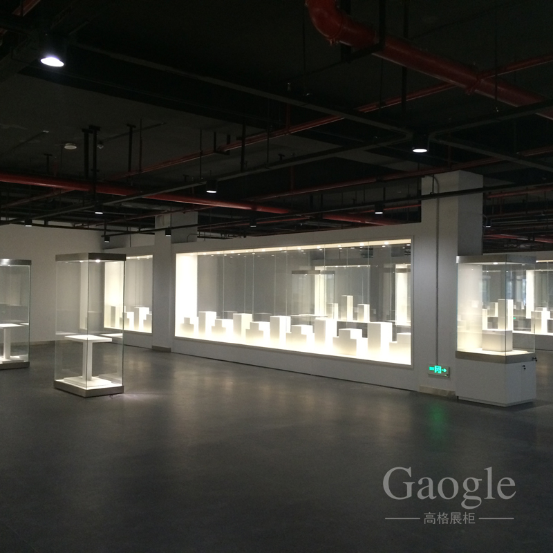 �@����չ��