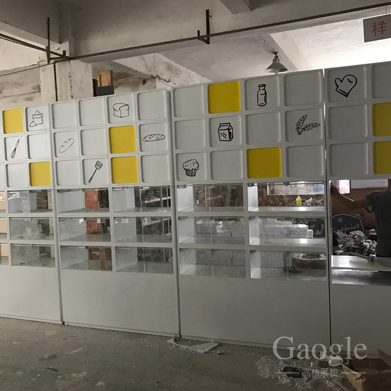 面包好了食品展柜