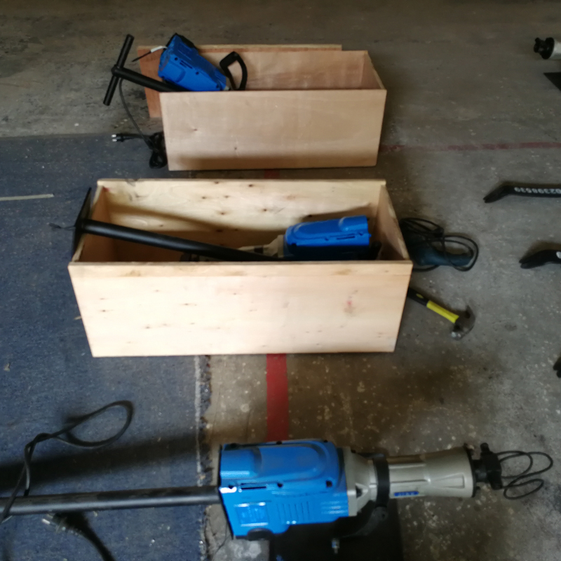 激光切割機(jī)工作臺(tái)除渣機(jī)